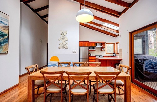 Macmasters Beach House | Luxury Villas Treetop Acreage with Tennis Court