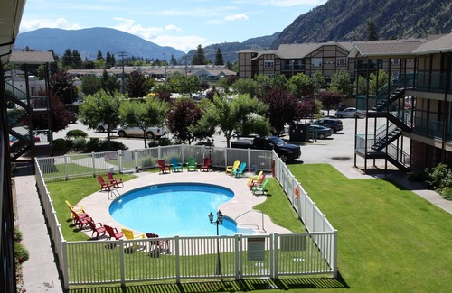 Okanagan-Similkameen Condo | Luxury Waterfront Condo - Located on Skaha Lake.