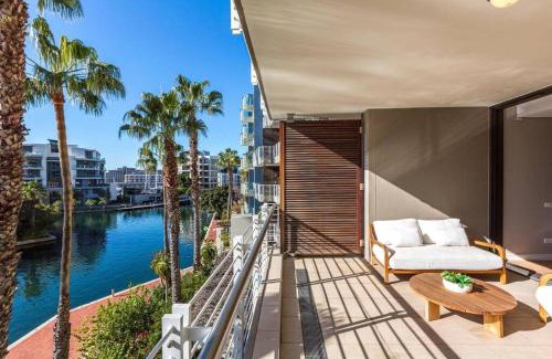 Victoria and Alfred Waterfront Apartment | Luxury Waterfront Marina Apartment