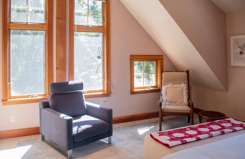 Port Townsend House | Luxury waterfront home on high bluff. Gorgeous views of ocean and sunsets.