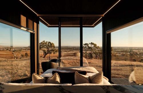 Toolleen House | Luxury Winery Stay with Sweeping Hilltop Views