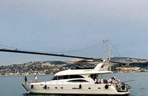 Istanbul City Center Boat Rental | Luxury Yachts Istanbul