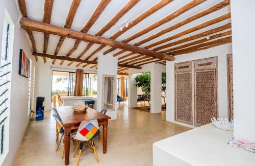 Mtwapa Villa | Luxus Ahadi-Beachfront-Villa mit Pool & Strandzugang bei Mtwapa Mombasa
