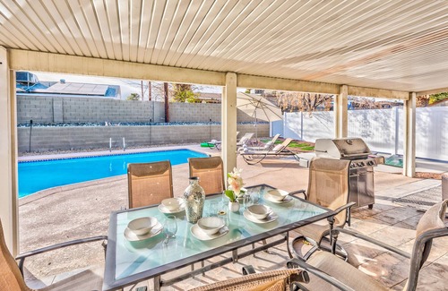 Spanish Oaks Villa | Lv Casa- Modren Home W/ Pool 5 Min to LV Strip