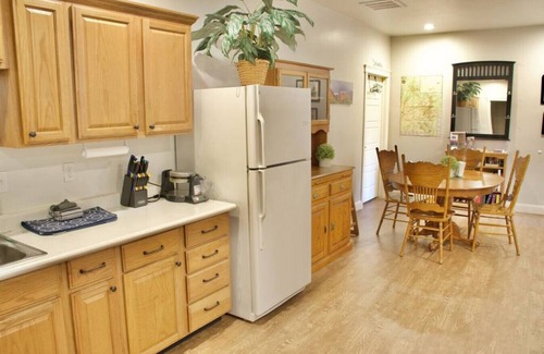 La Verkin Apartment | LV4 Large Basement Apartment for Zion Homebase