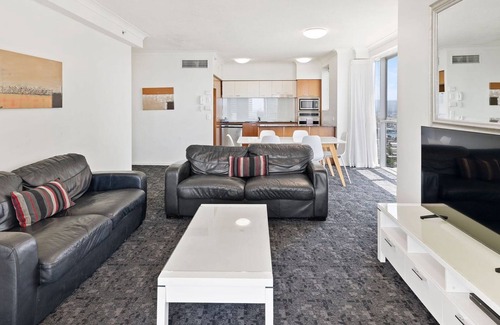 Surfers Paradise Resort | Lvl 27 - Sky High Ocean Views in Towers of Chevron