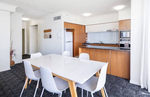Surfers Paradise Resort | Lvl 27 - Sky High Ocean Views in Towers of Chevron