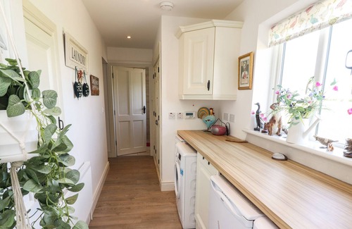 Bruff Cottage | LYNCHPIN COTTAGE, pet friendly in Bruff, County Limerick