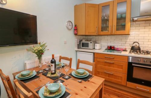 Hope Valley House | Lyndale Cottage