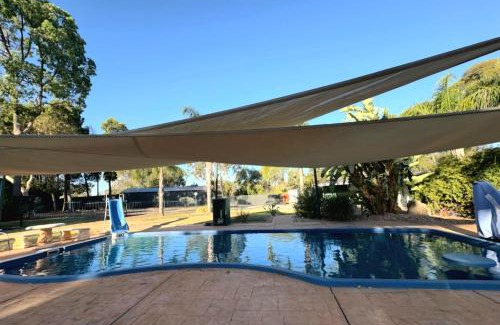 Altona House | Lyndoch Retreat, 2BR with Pool, BBQ & Fire Pit