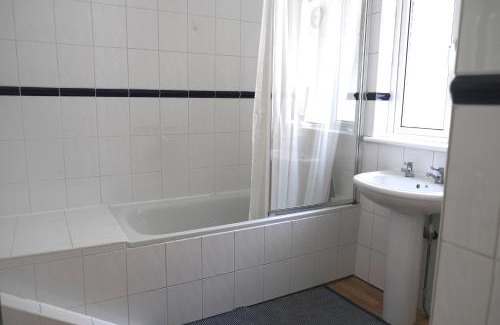 Acton Apartment | Lynton Road