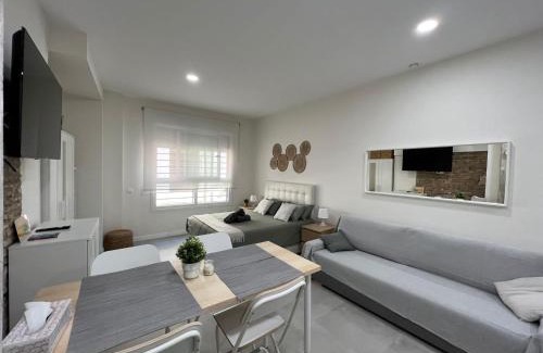 La Trinidad Apartment | Málaga centro estudio precioso 4