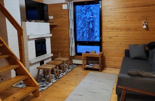 Akaslompolo House | Mäntymajat