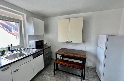 Stadtmitte/Neustadt Apartment | Möblierte 4-zi Fewo am Hildesheimer Hauptbahnhof mit 2 Bädern, Küche