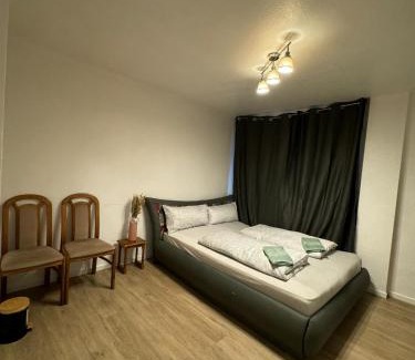 Lannesdorf Apartment | Möbliertes Zimmer mit TV, Internet & kompletter Ausstattung in Bonn-Mehlem