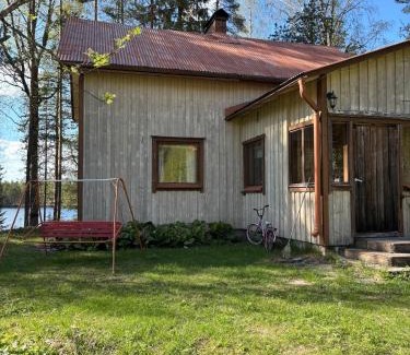 Sonkajarvi Ski Chalet | Mökki järvenrannalla