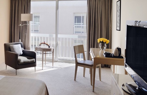 Raouche Hotel | Mövenpick Hotel Beirut