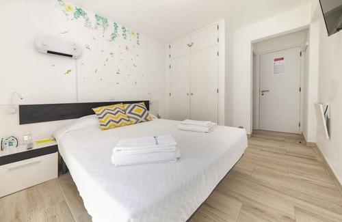 Lagos Apartment | M - Bedroom 3 at Martin & Tomas Guesthouse