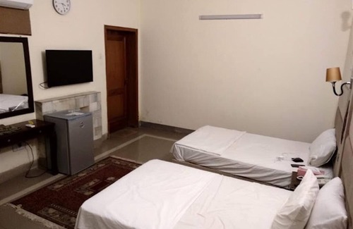 Peshawar Hotel | M M Palace Guest House Peshawar