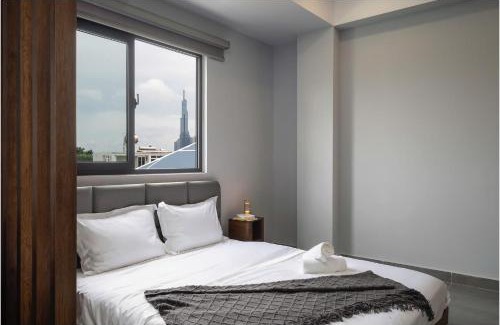 Binh Thanh Apartment | M03 Modern room with Landmark81 view
