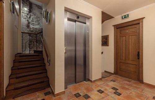 Old Town Hotel | M5 self check-in Boutique Hotel
