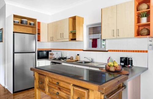 Huskisson House | Ma Te Kokorou - pet-friendly Huskisson pool escape