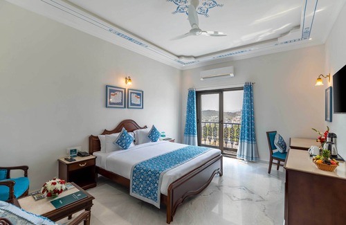 Shavri Colony Hotel | Maan Vilas By Stone Wood Udaipur