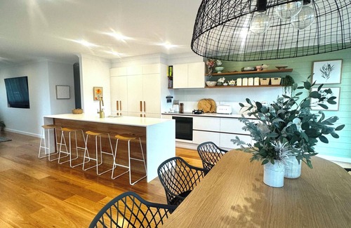 Lake Conjola House | Mabel’s Lake Conjola - If you know, you know…