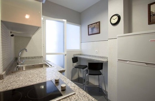 Macarena Apartment | Macarena Flat 7 pax next to roman walls