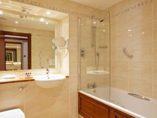 East Kilbride Hotel | Macdonald Crutherland House