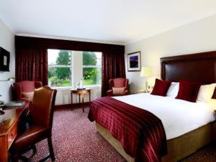 East Kilbride Hotel | Macdonald Crutherland House