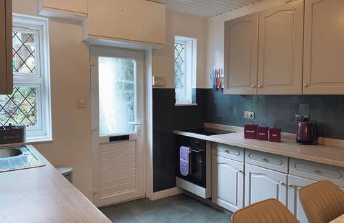 Arrochar Cottage | MacLean Cottage on the banks of Loch Long
