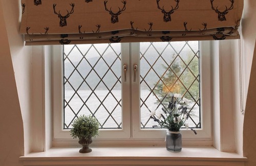 Arrochar Cottage | MacLean Cottage on the banks of Loch Long