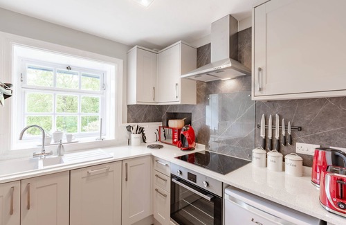 Taynuilt Cottage | MacLeary Apartment - an apartment that sleeps 2 guests in 1 bedroom
