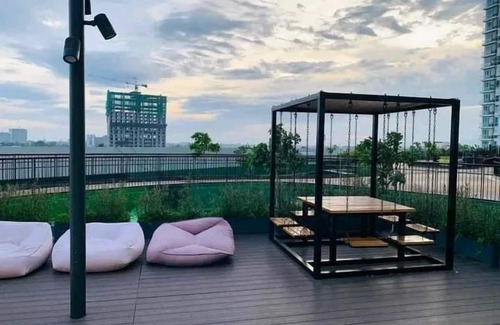 Lapu-Lapu Resort | MACTAN NEWTOWN 1-BEDROOM W/BALCONY & POOL ACCESS