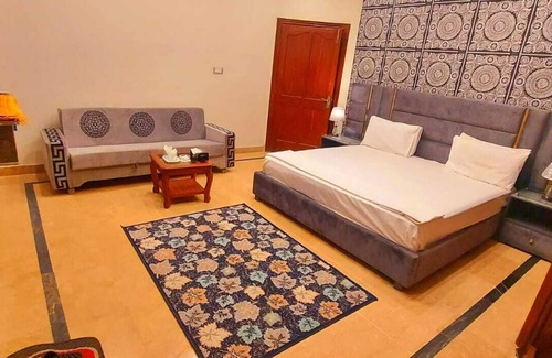 Islamabad Cabin | Madcrew Lodge