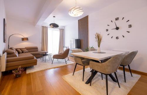 Canton 10 Apartment | Madonna Sky