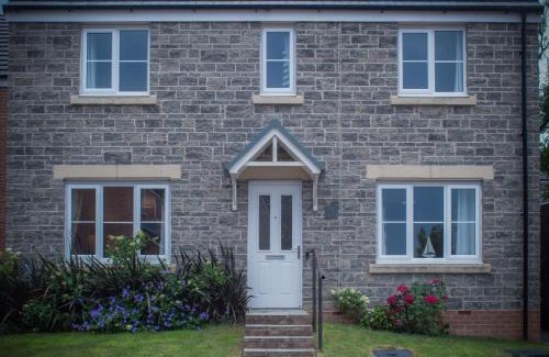 Narberth House | Maes Yr Odyn - 3 Bedroom Holiday Home - Narberth