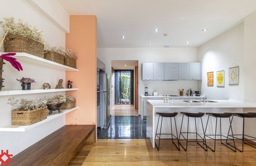 Reforma Apartment | Magenta by Kukun