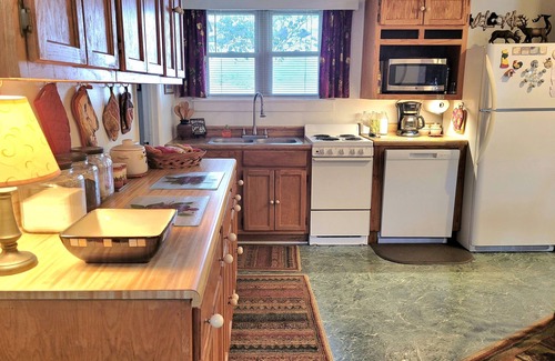 Maggie Valley Cabin | ~*~ Maggie Valley Chalet *10 min from Ski Resort *5 min from BlueRidge Parkway