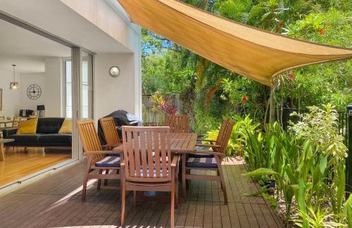 Horseshoe Bay Apartment | Maggies Beachfront Apartment 9