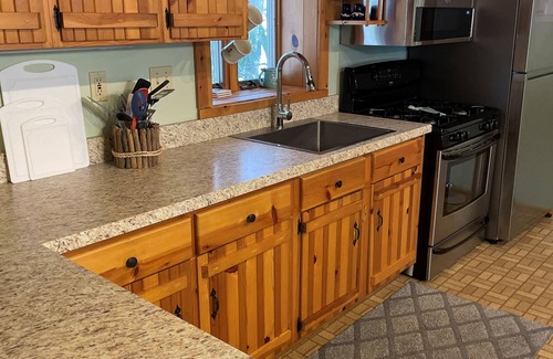 Ludington Cottage | Maggies on the Bayou, close to Hiking, Beaches, Boating, Golf