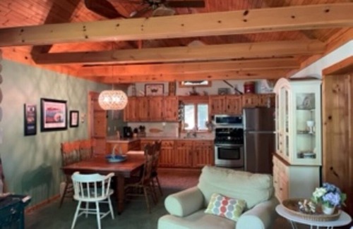 Ludington Cottage | Maggies on the Bayou, close to Hiking, Beaches, Boating, Golf
