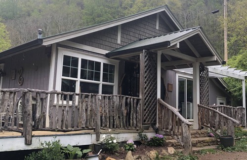 Mars Hill House | Magical art filled cottage in the blue ridge mountains