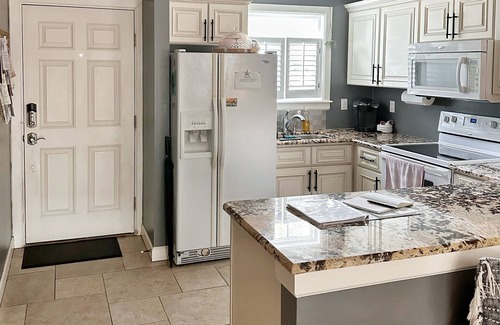 St. Augustine Beach Cottage | Magical courtyard private cottage by beach