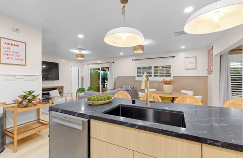 Sherwood Forest and Thistle Development Villa | Magical Villa - 10 BEDS near Disneyland and SoCal Gems