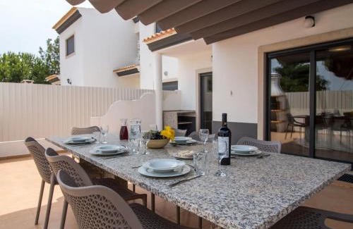 Mosqueira Villa | Magnólia O House - Pool View & Privat Garden & Garage