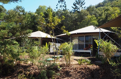 Nelly Bay RV Rental | Magnetic Glamping Tent 1