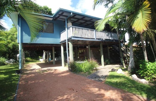 Horseshoe Bay House | Magnetic Mango Escape