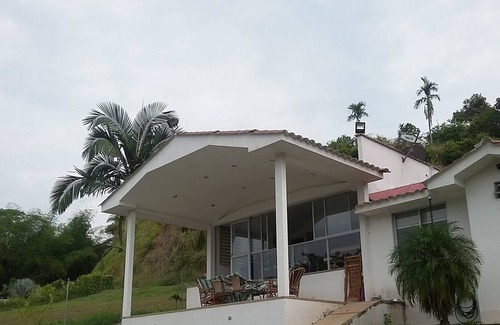 Cerritos House | Magnifica propiedad de descanso, cerca a todo.